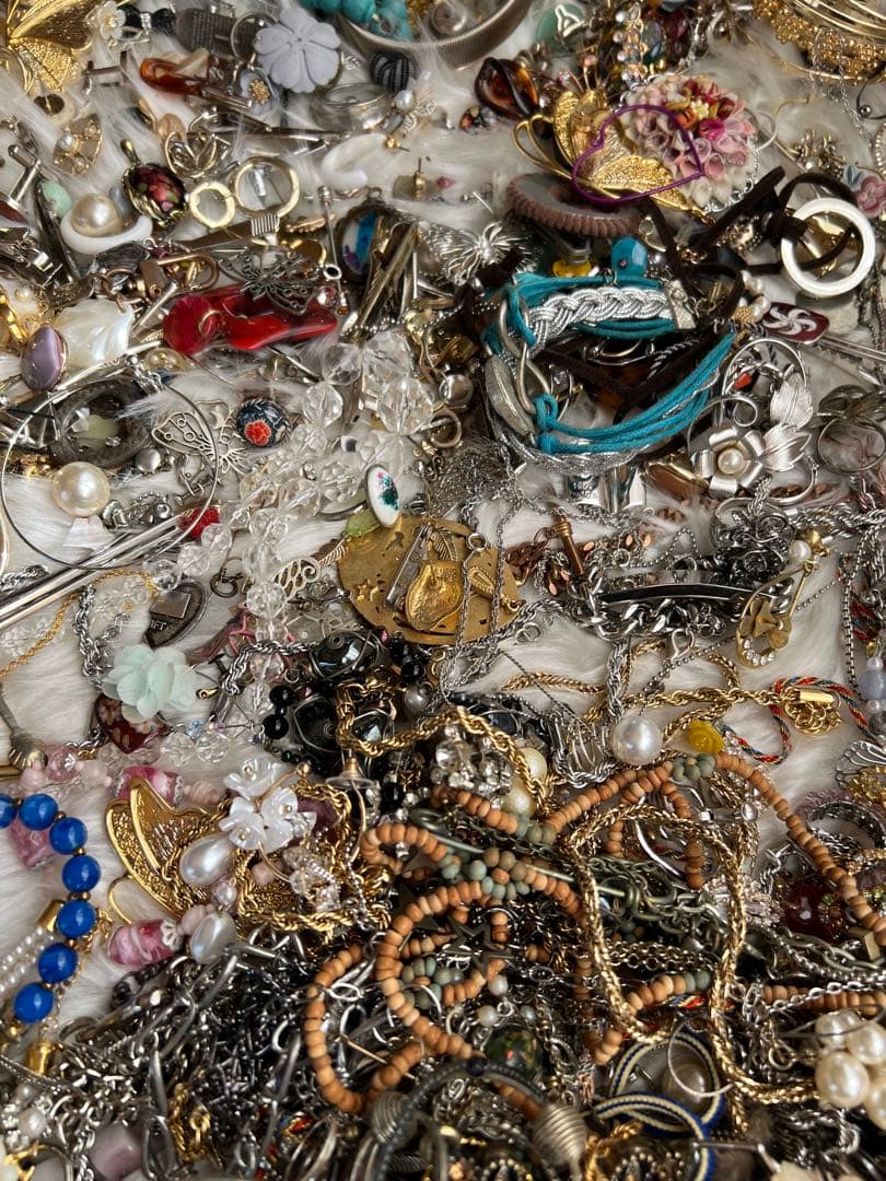 ユニークなアクセサリーコレクション4,6kg