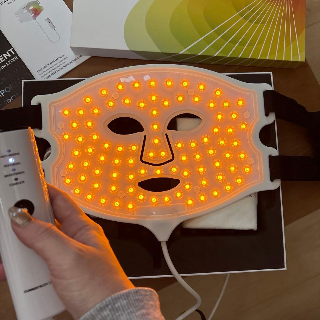 専用。CURRENTBODY skin 4-in-1 LED Face Mask