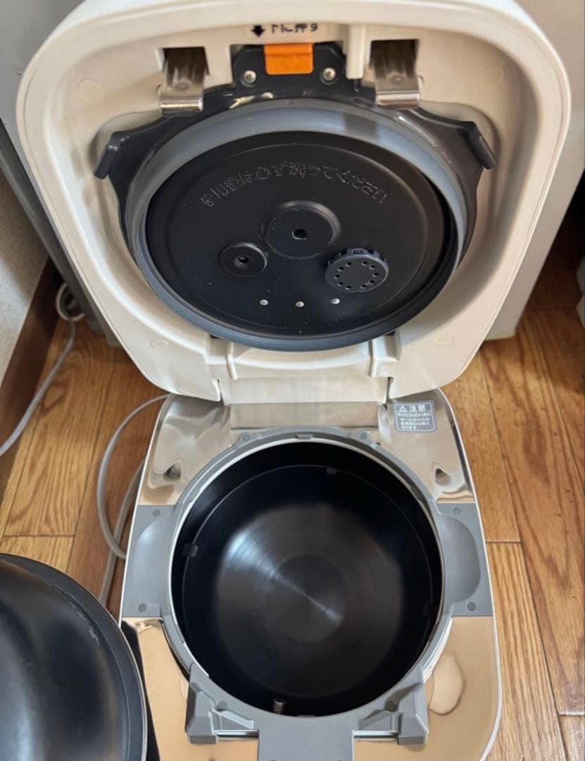 ZOJIRUSHI◆炊飯器 極め炊き NW-FB10-WZ