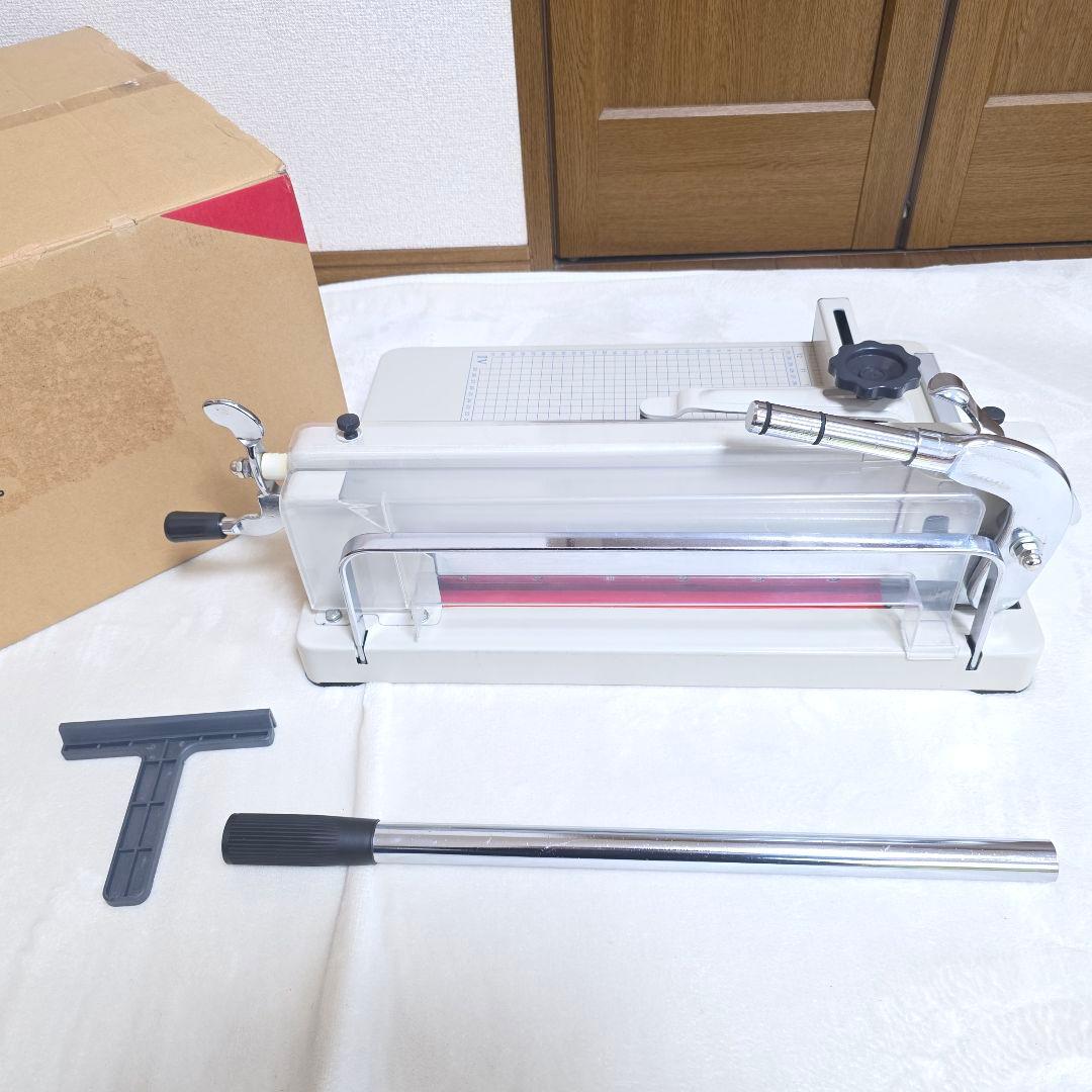 637 ダイシン商事 業務用 ペーパーカッター DS-858A4　大裁断機 A4