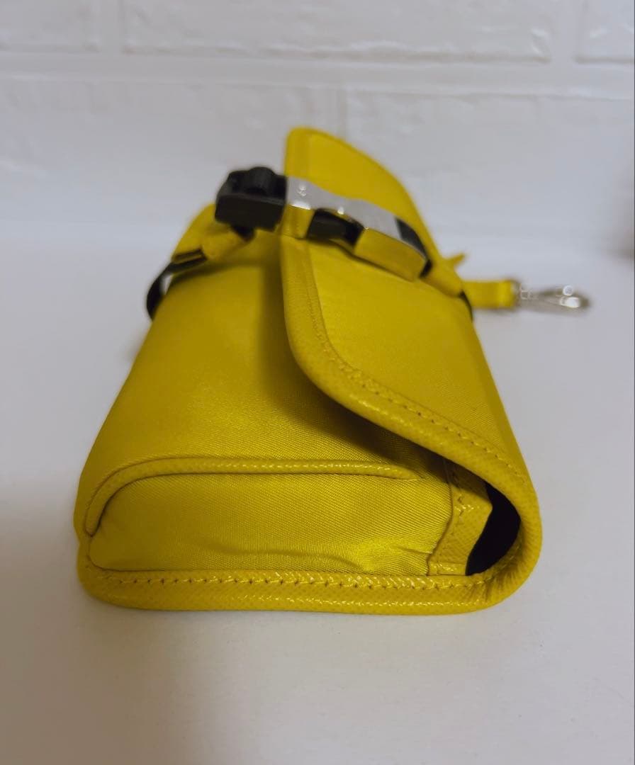 プラダ　PRADA メガネケース　未使用品　イエロー　黄色