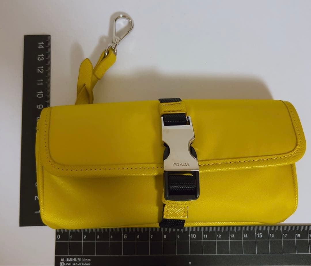 プラダ　PRADA メガネケース　未使用品　イエロー　黄色