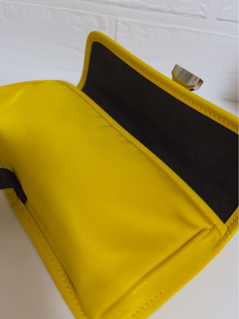 プラダ　PRADA メガネケース　未使用品　イエロー　黄色