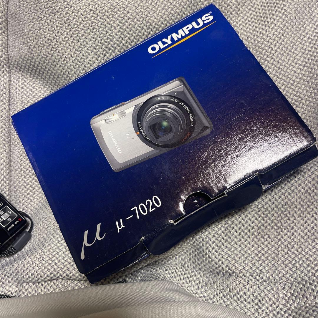 Olympus コンパクトデジタルカメラ 本体と充電器付き