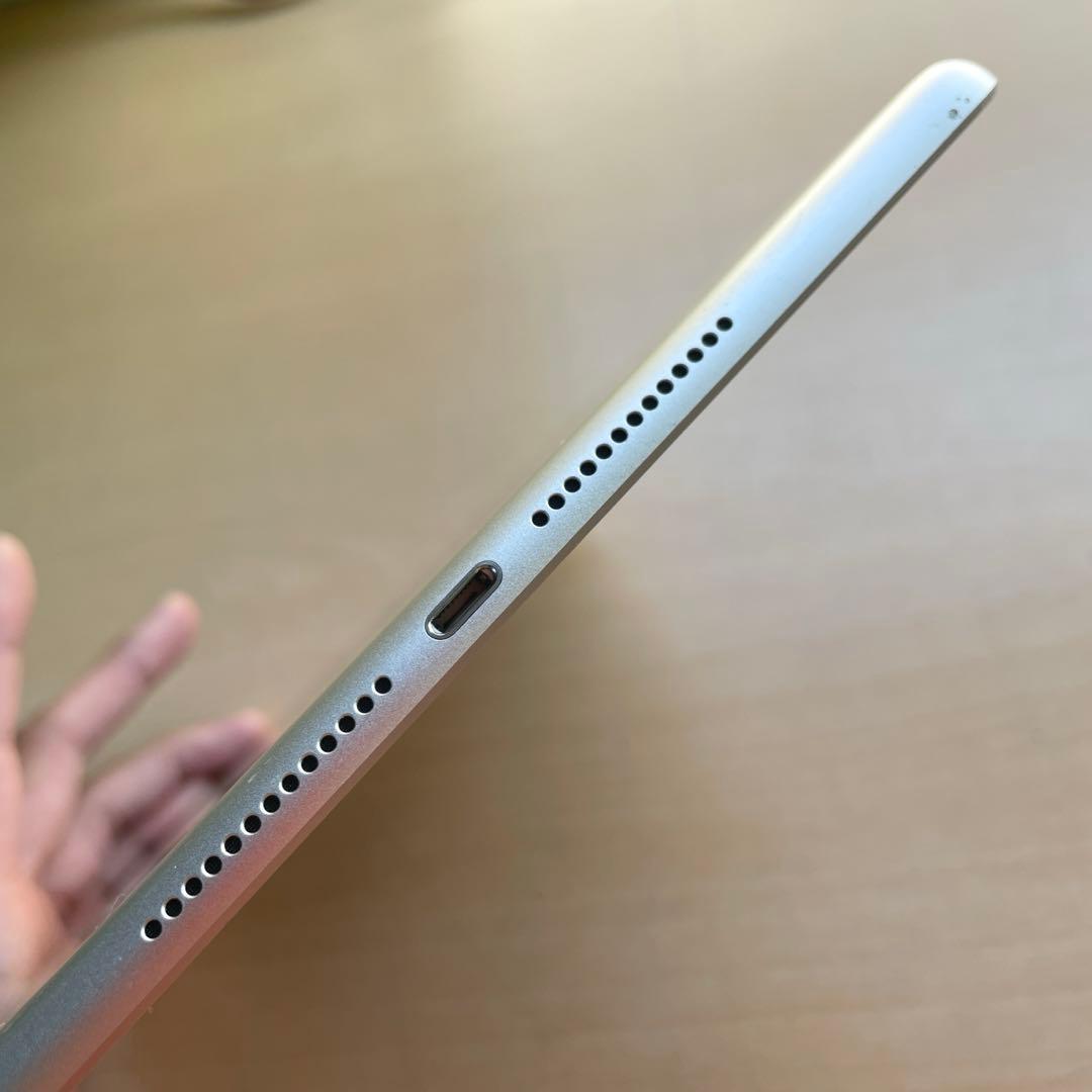iPad 第6世代　A1893　Wi-Fiモデル　シルバー　32GB #6