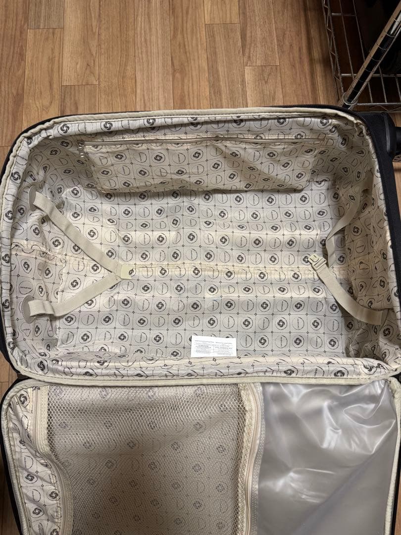 旅行かばん・小分けバッグ Samsonite suitcase price NEGOTIABLE