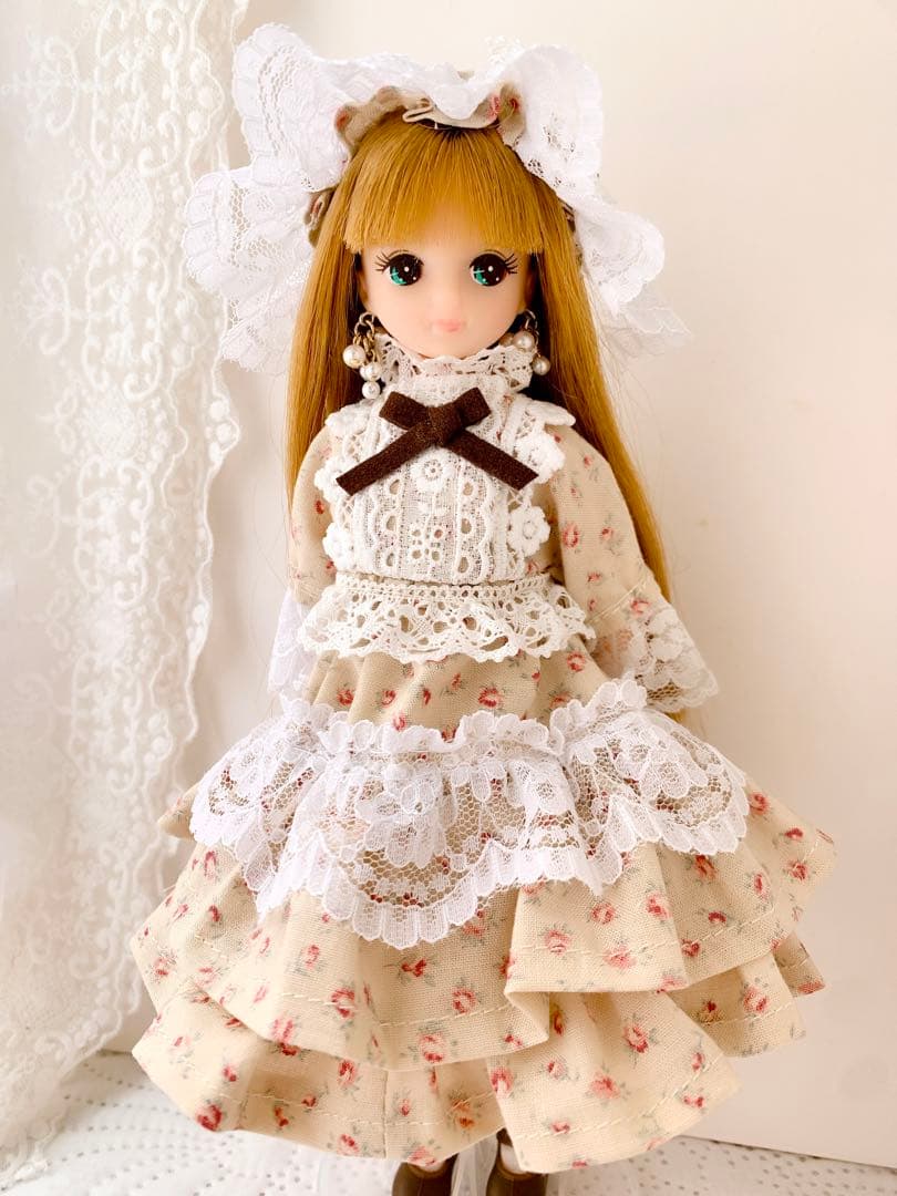 リカちゃんハンドメイド服★レースたっぷり段々ドレス