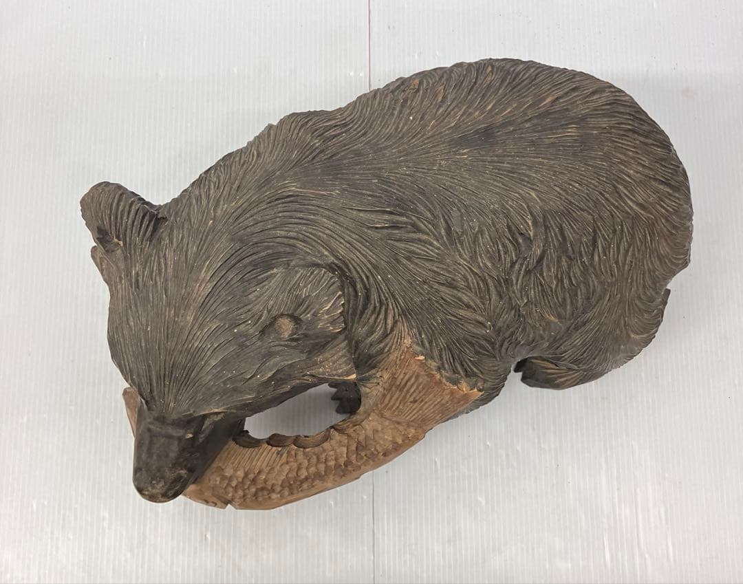 【工芸品/熊/置物】銘あり　木彫り　木彫　木製 彫刻　縁起物　インテリア