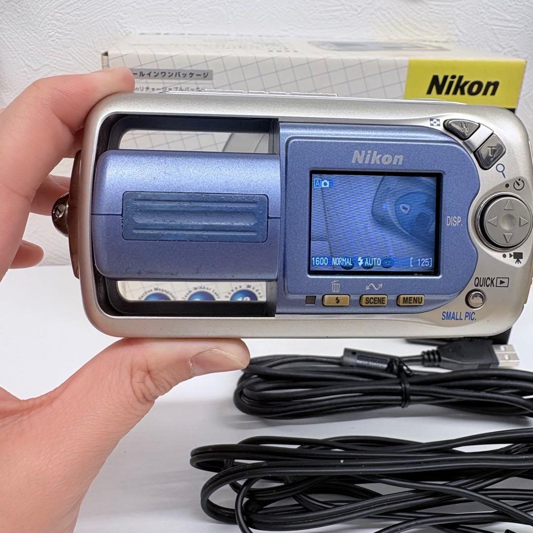 Nikon COOLPIX 2500 動作品 CFカード付 CCDレトロ 回転