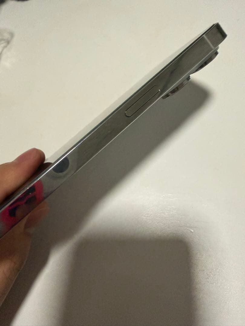 美品！箱付き！iPhone 14Pro シルバー 本体128ギガSIMフリー