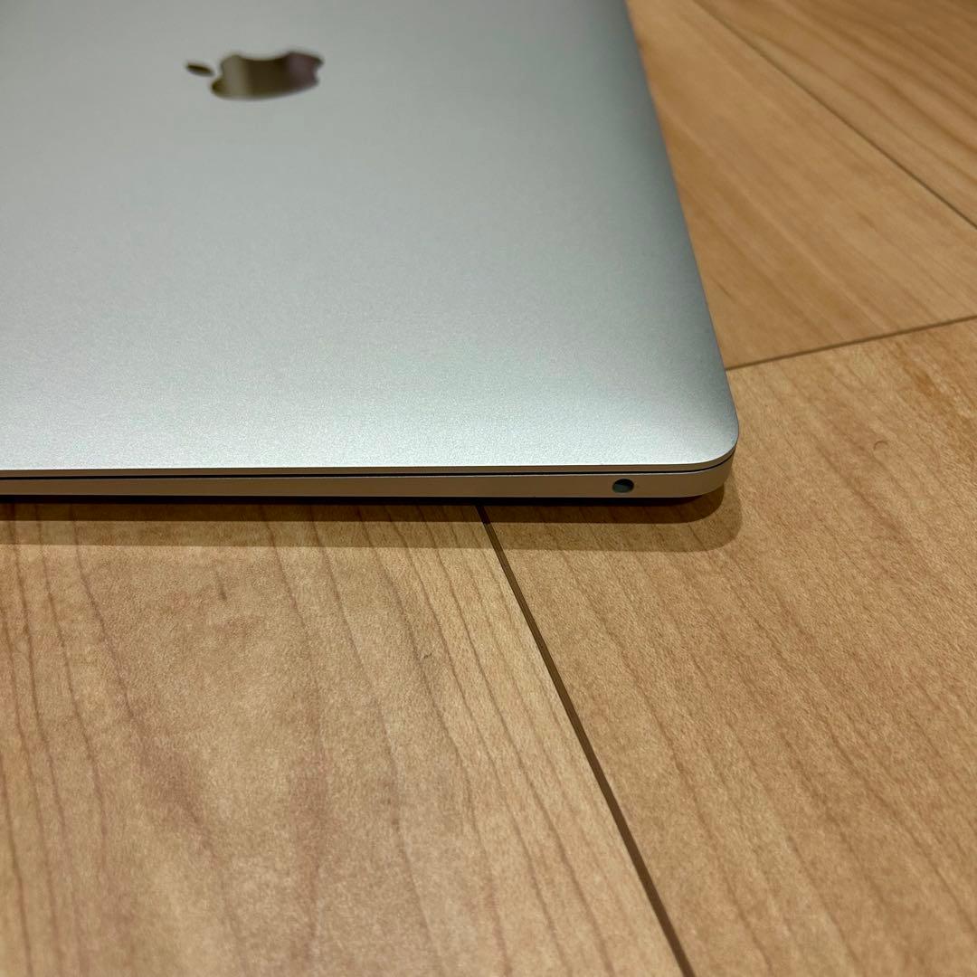 ※セール中［美品］Macbook Air 13in 2020 8GB 256GB