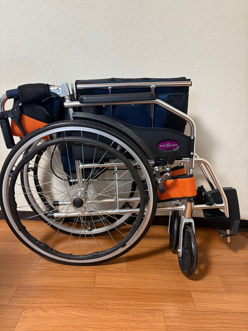 カドクラ 折りたたみ車椅子　オレンジ