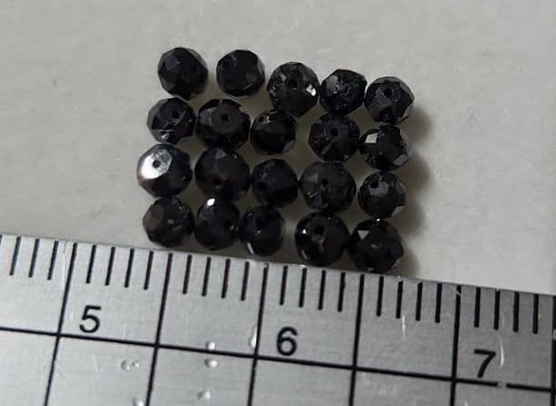 天然ブラックダイヤモンド 穴あり 2313