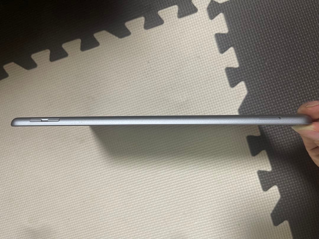 Apple iPad 第６世代32GB スペースグレー