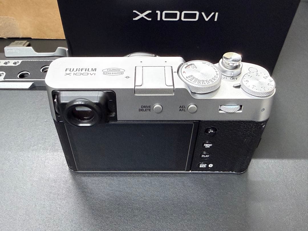 FUJIFILM X100VI コンパクトデジタルカメラ