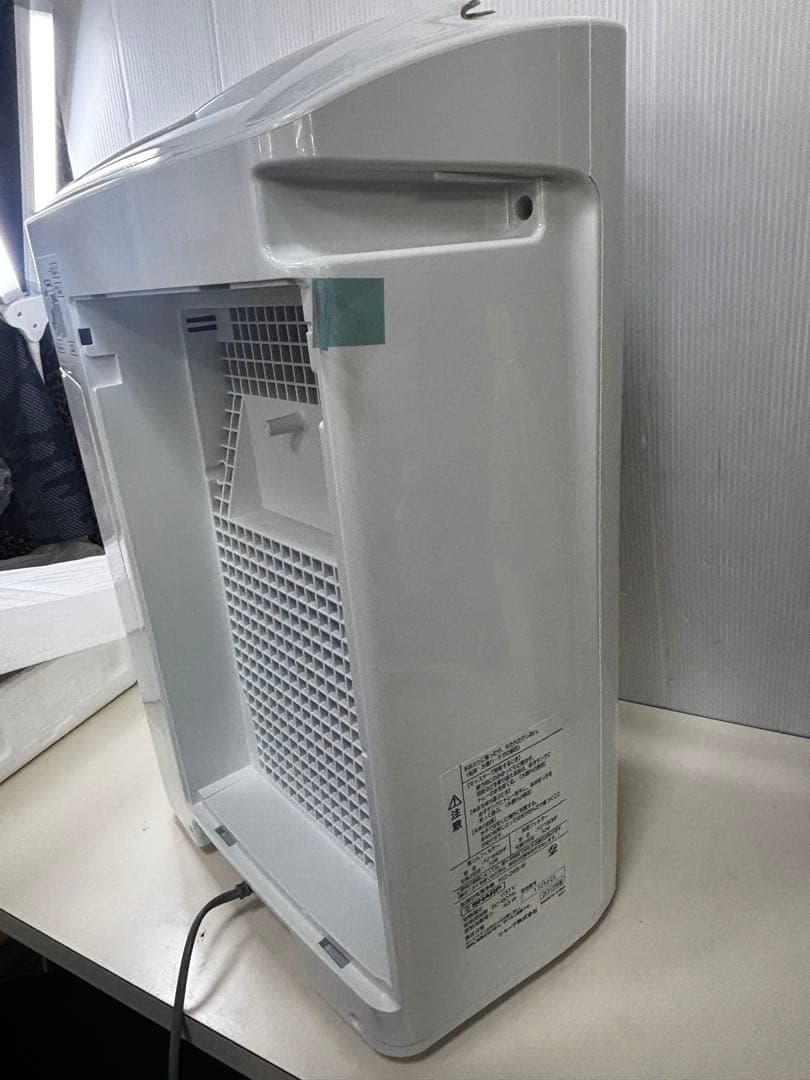 シャープ 加湿空気清浄機 KC-Z45-W 現状品