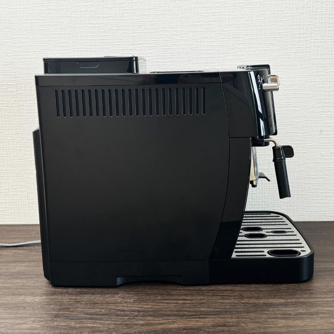 美品　デロンギ　マグニフィカ　スタート ECAM22020B エスプレッソマシン