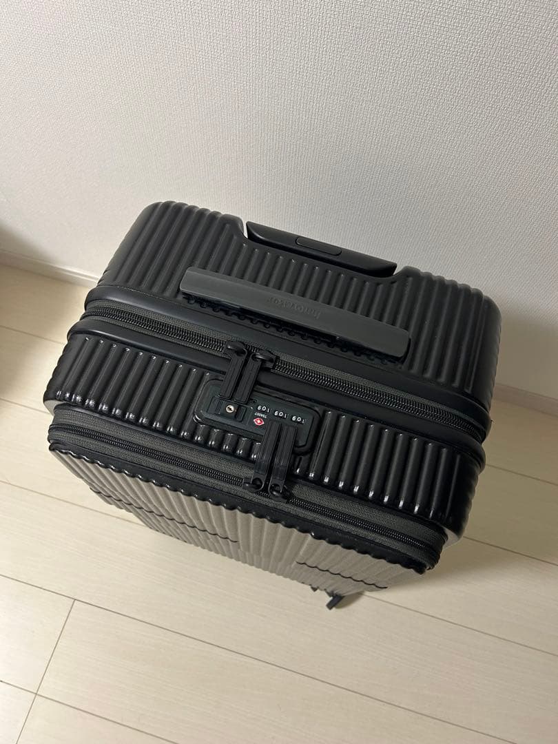 イノベーター EXTREME IVN60 キャリーケース 62L