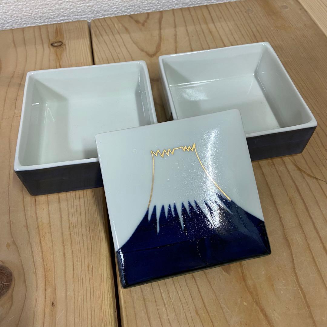 富士山デザイン 陶器収納ボックス　二段重箱