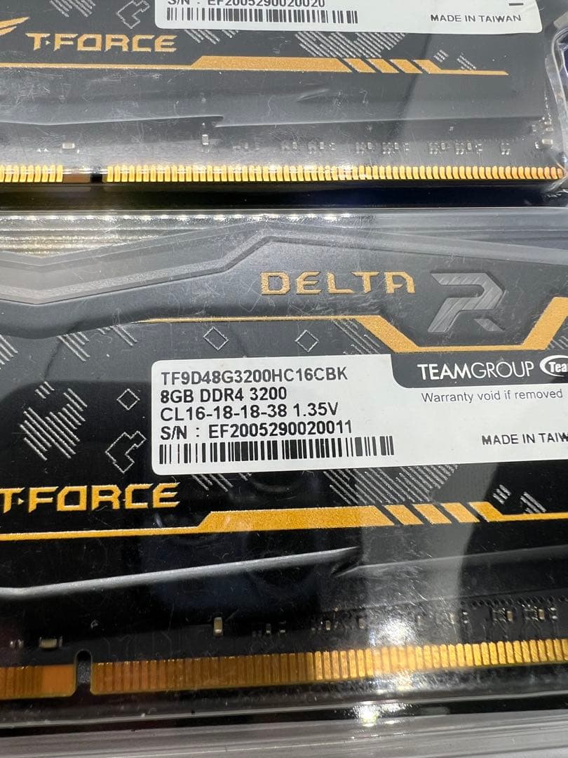 ②T-FORCE DELTA RGB DDR4-3200 16GB　8GB×2