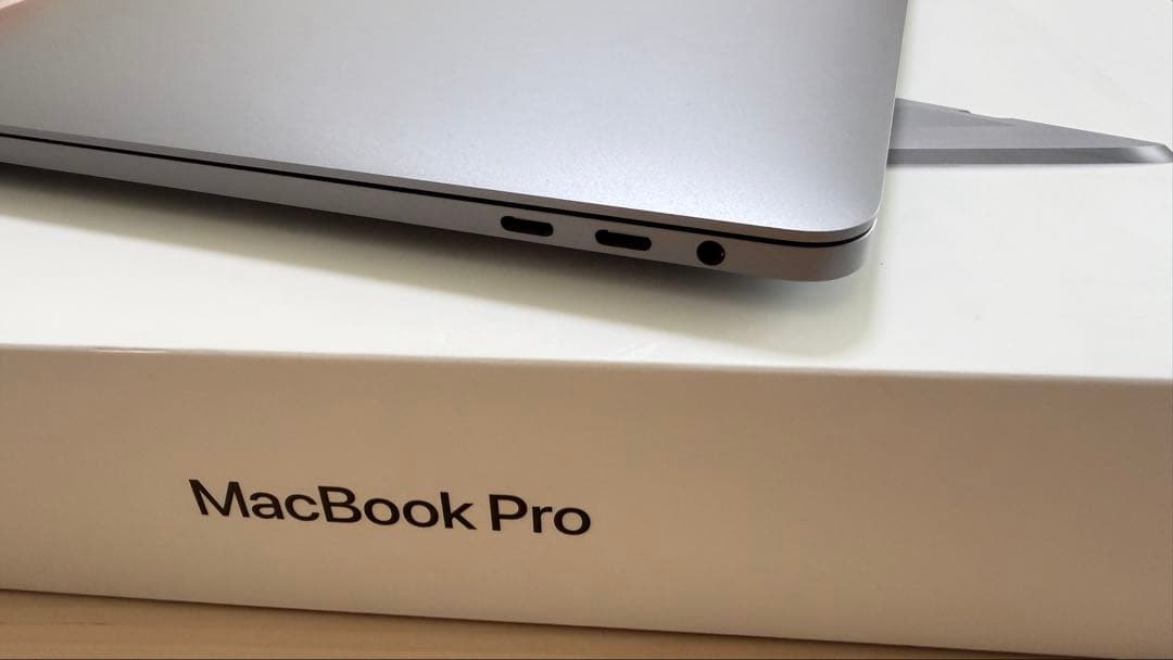 箱付き　MacBook Pro 2020 16GB/512GB/13インチ