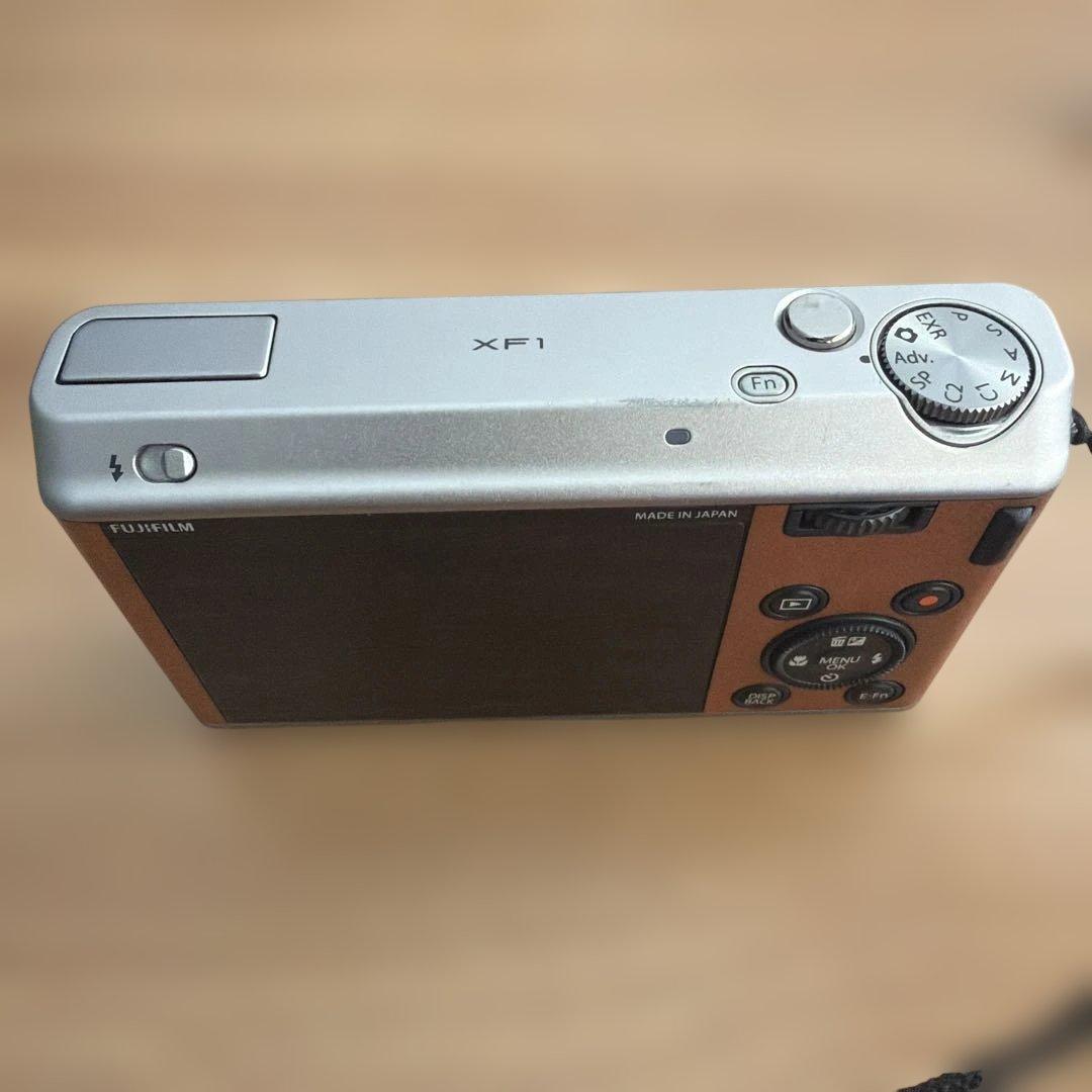 Fujifilm XF1 コンパクトデジタルカメラ