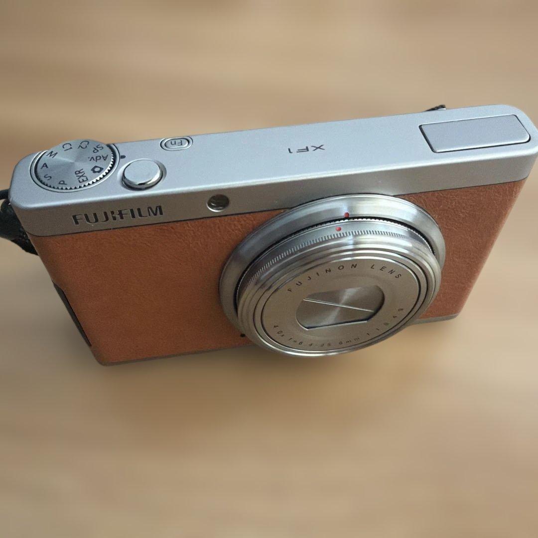 Fujifilm XF1 コンパクトデジタルカメラ