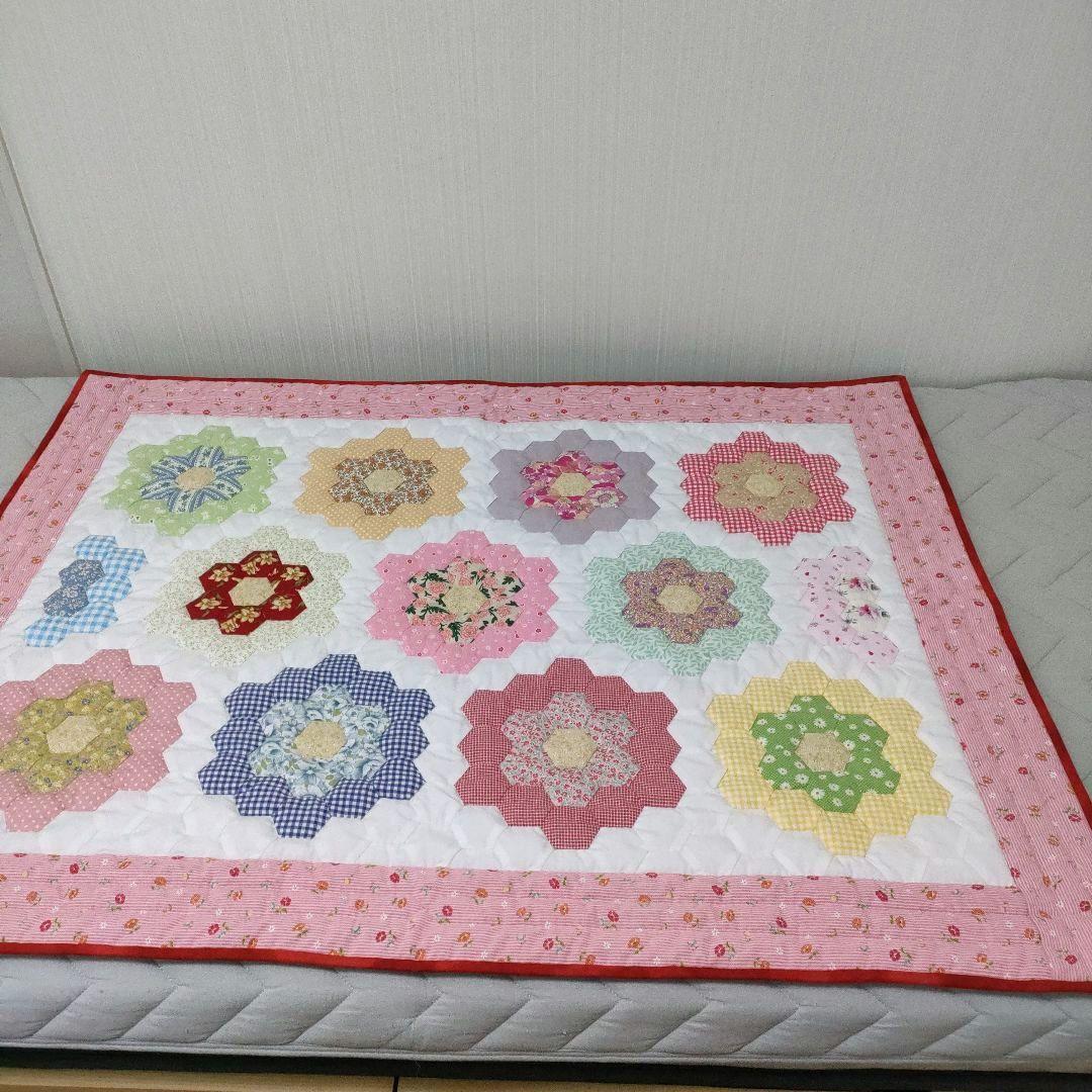 ハンドメイド　パッチワークキルト　キルトケット　マルチカバー　おばあちゃんの花園