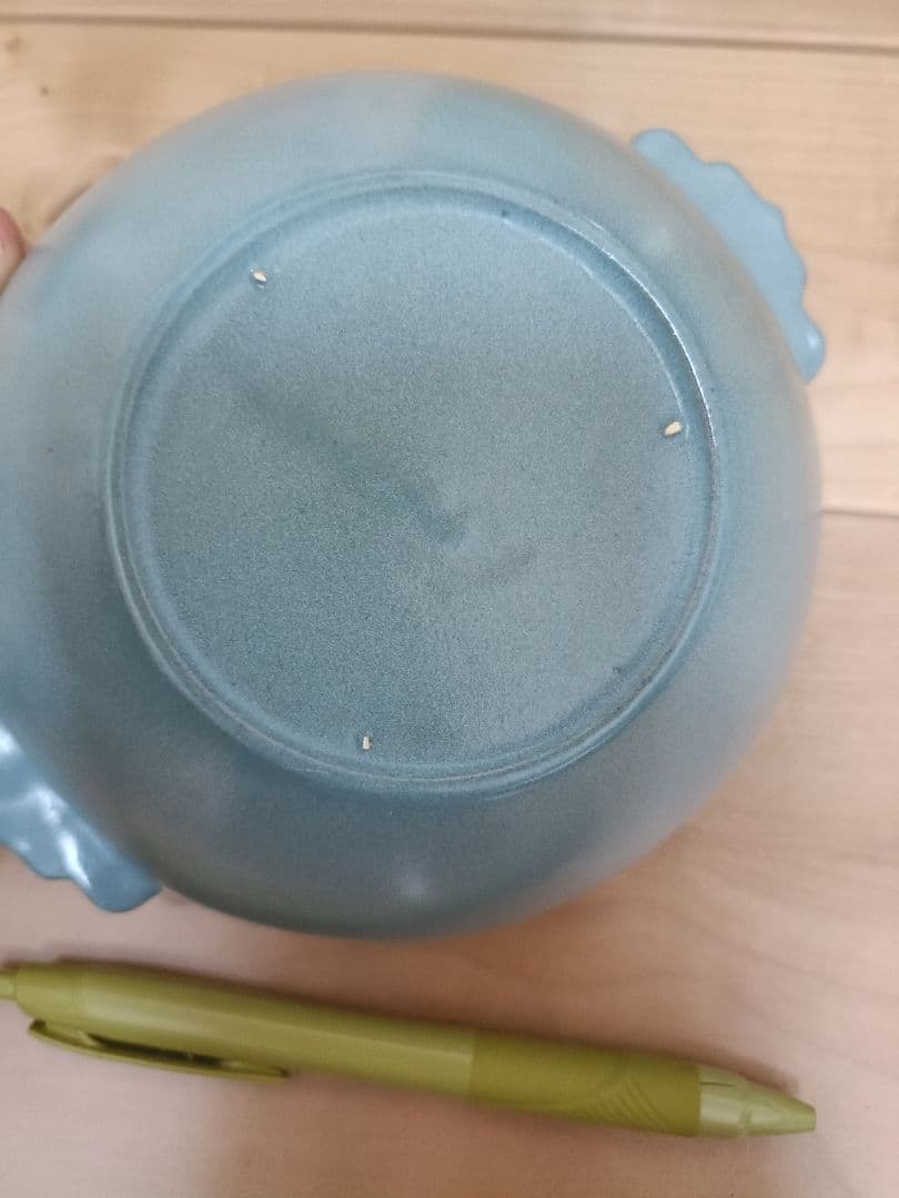 青磁　耳付き淡い青色八角形陶器ボウル