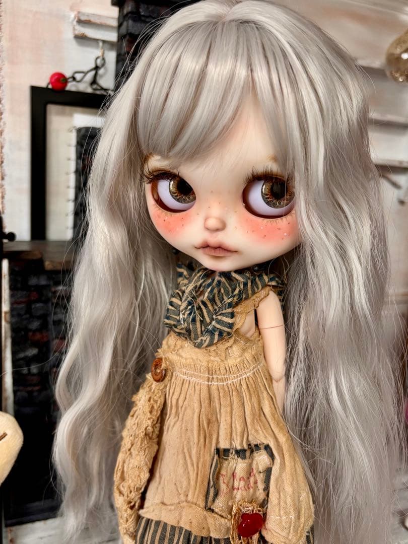 カスタムアイシードール　ネオサイズ　そばかすあり　ウィッグ仕様