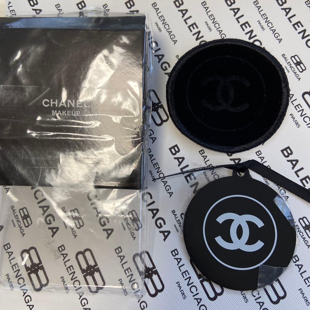 レア　CHANELの手鏡です