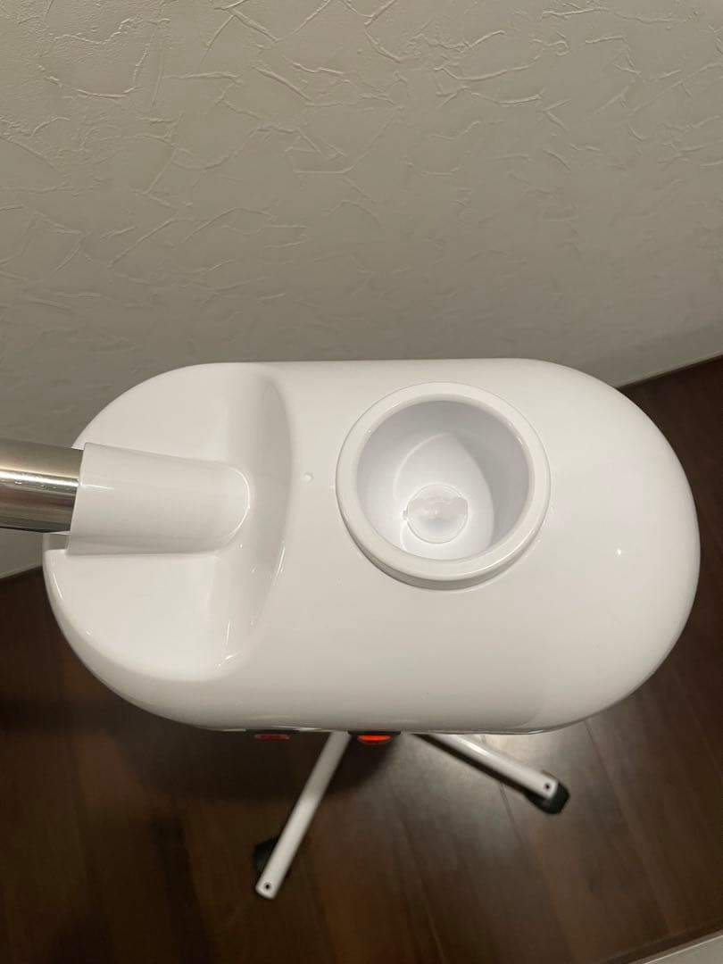 【新品　未使用】スタンド式フェイススチーマー ホワイト