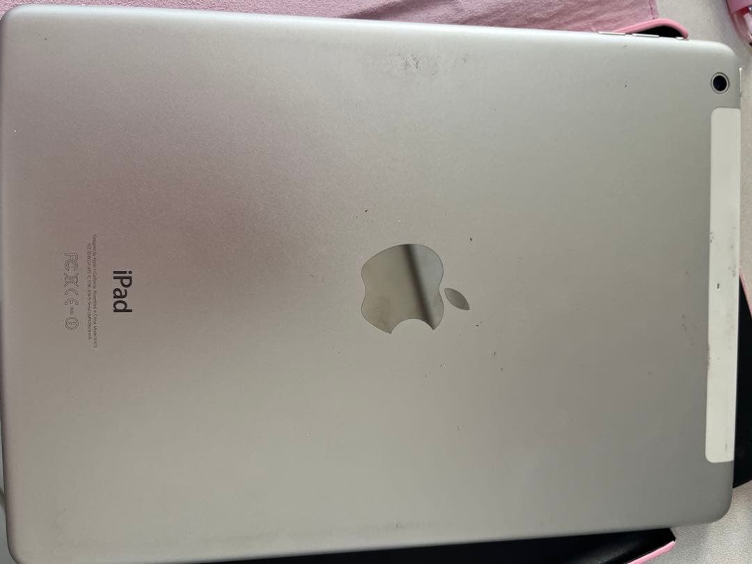 iPad シルバー 本体