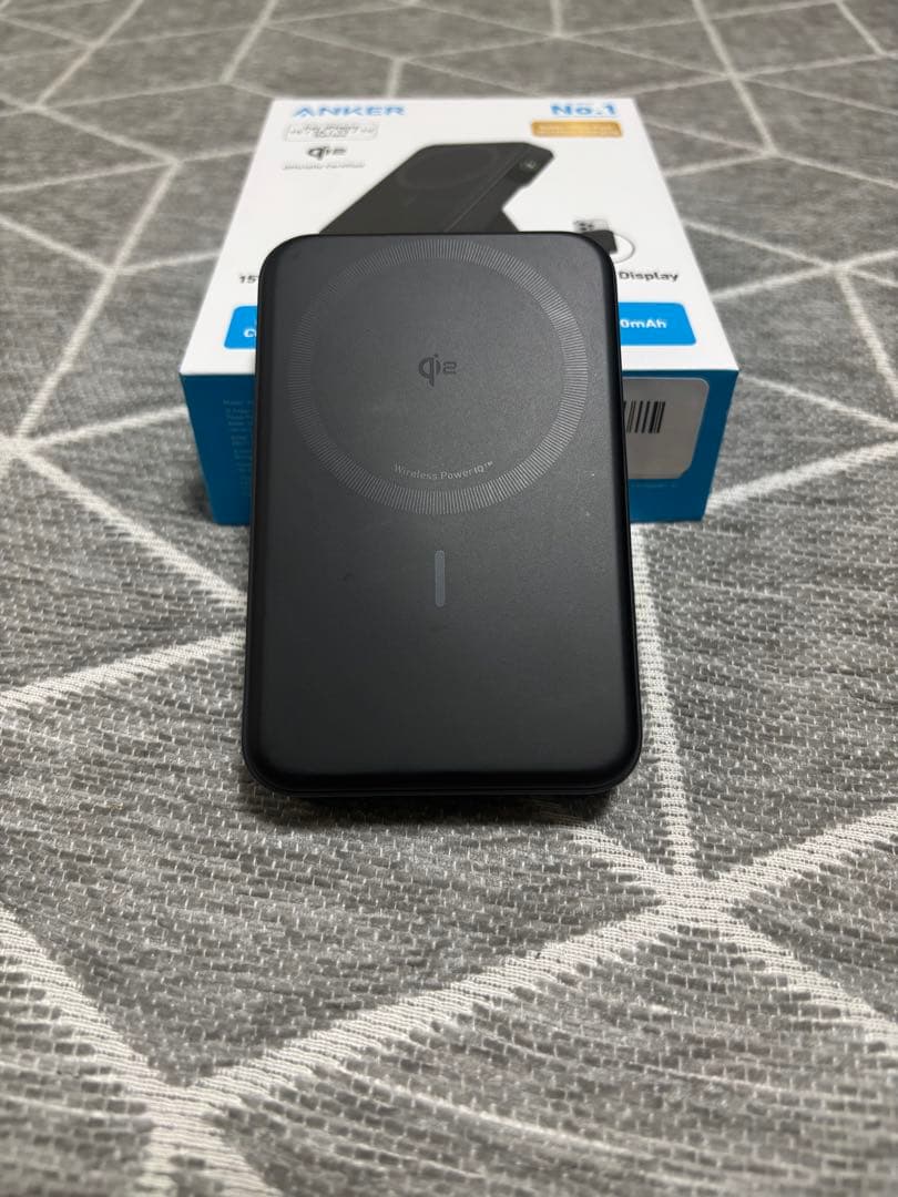コスモス　Anker MagGo Power Bank