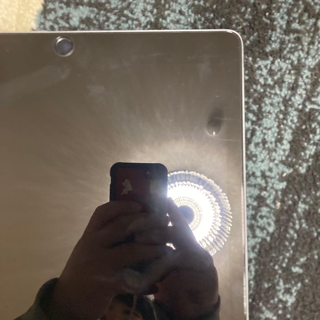 H*T様 Apple iPad Pro 第一世代シルバー