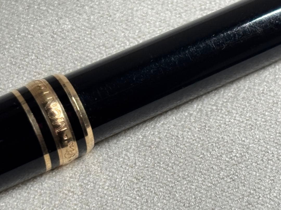 ボールペン MONTBLANCマイスターシュテュッククラシック ゴールド164