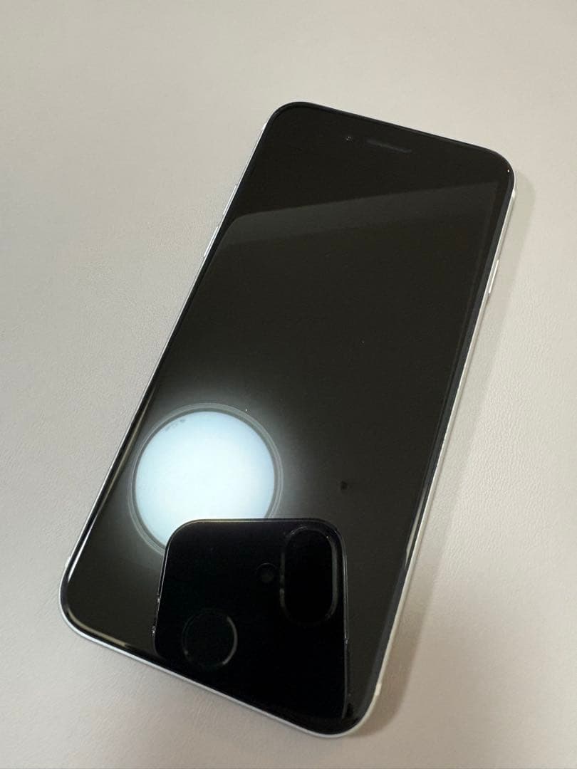 Apple スマートフォン 本体 ホワイト　SE2 128GB