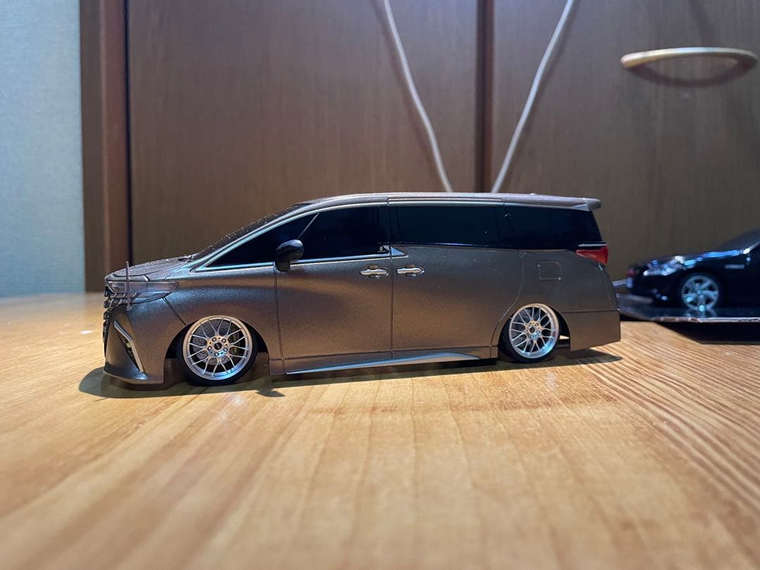 ラジコン　アルファード　クラウン　カスタム　シャコタン　覆面パトカー