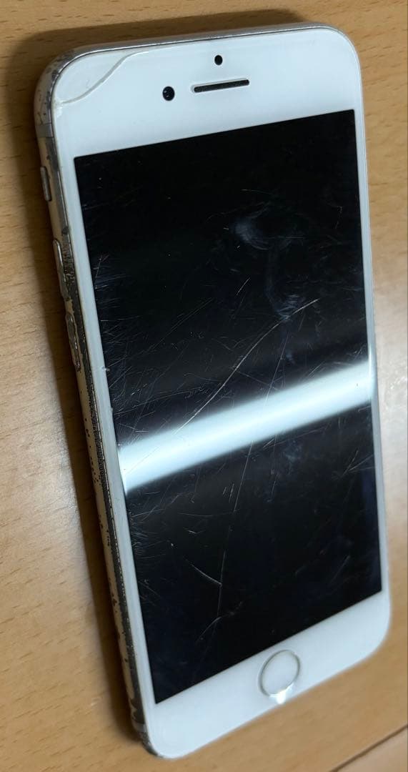 Apple iPhone 8 シルバー 本体