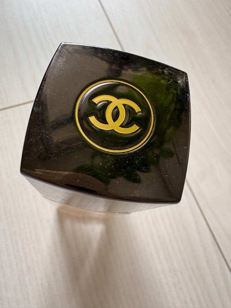 CHANEL サブリマージュ レサンス フォンダン B10