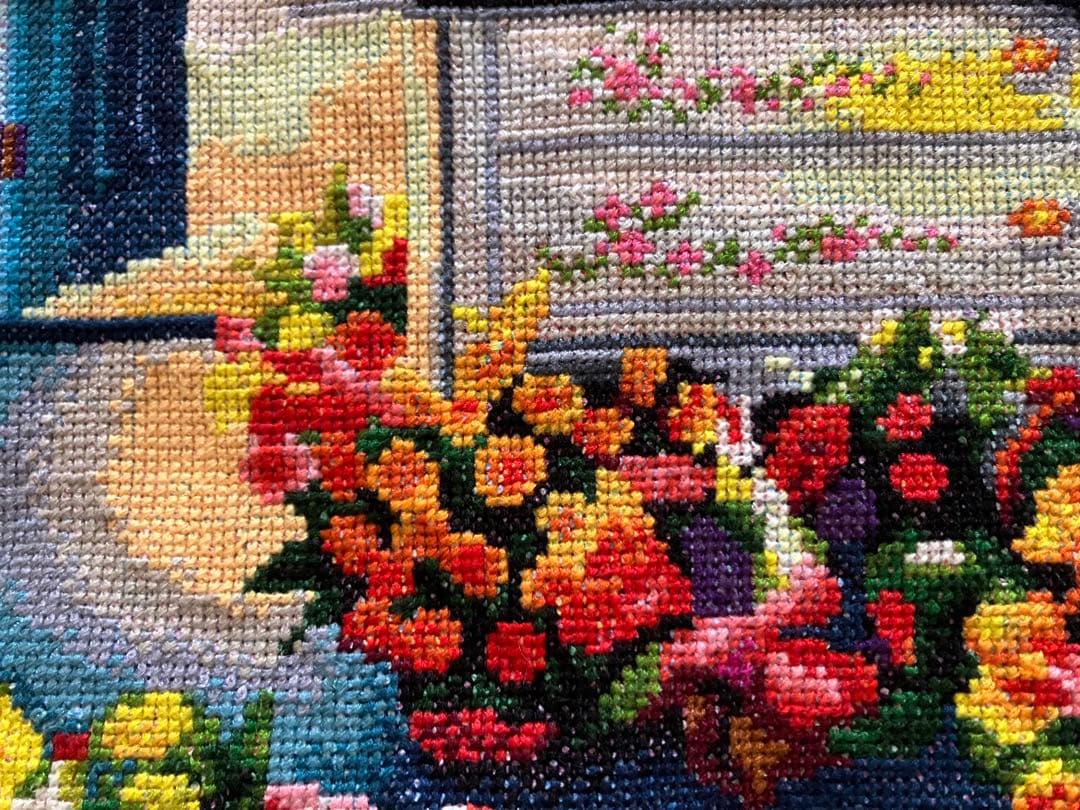 ハンドメイド　クロスステッチ　完成品　カラフルな花屋の刺繍　58cm×38cm