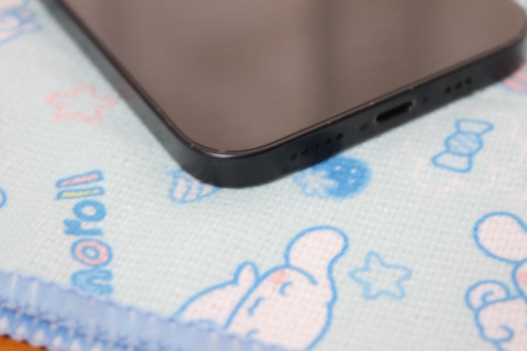 Apple iPhone 12ブラック128GB♡アクセサリ付き simロック無