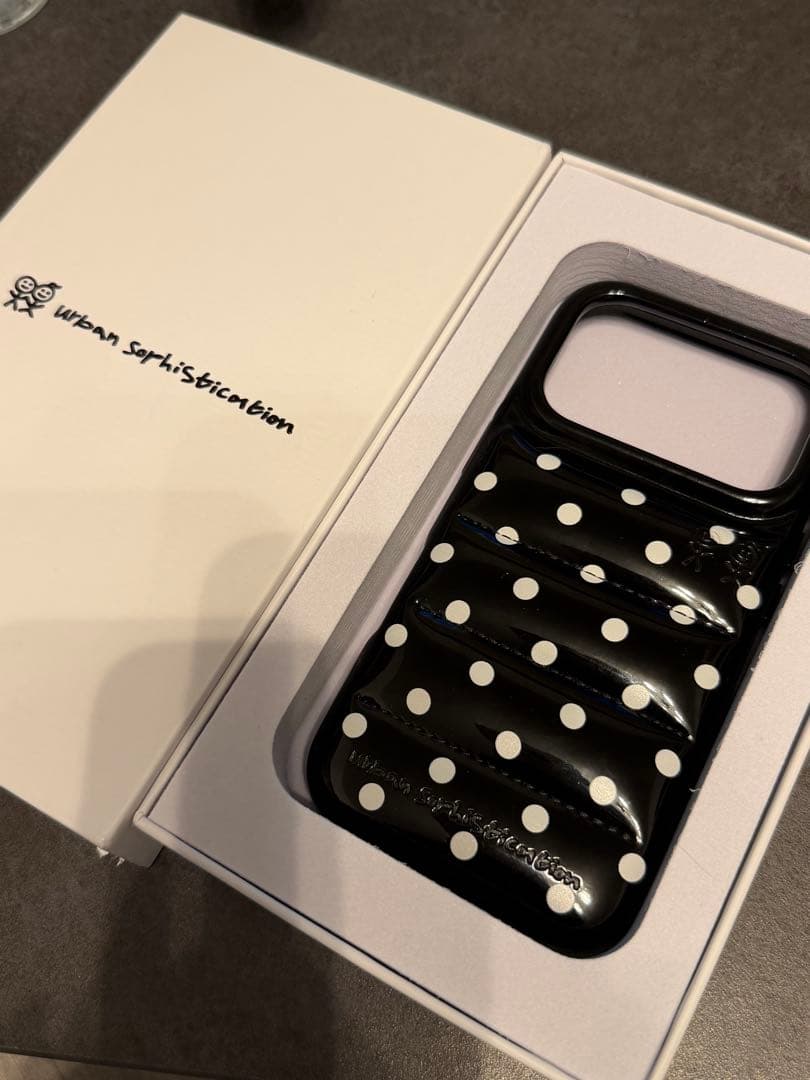 iPhoneアクセサリー urban sophistication thepuffercase17pro