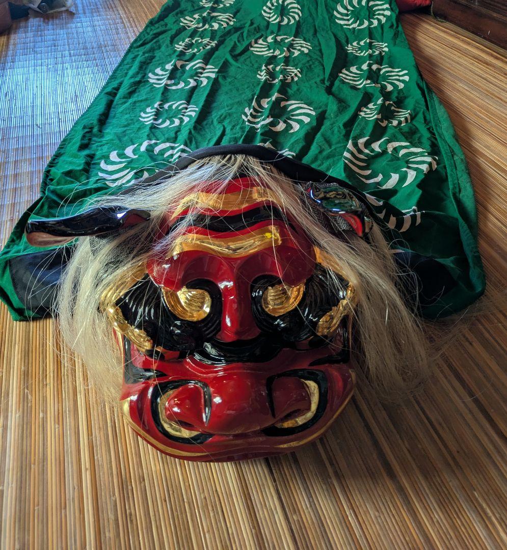 伝統的獅子舞の面 、お祭りに大活躍、新品同様1尺全長2.5m