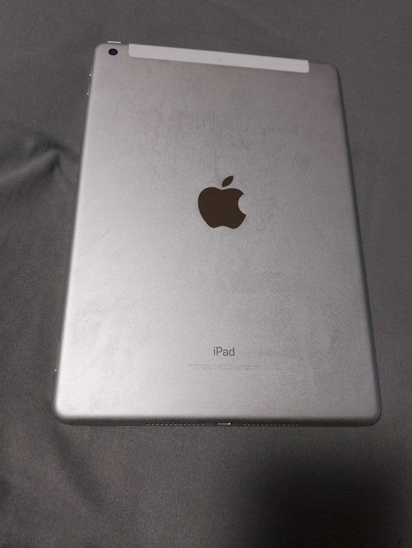 秋*様 ゆ*ゆ様 Apple iPad (第5世代) 32GB　シルバー　初期化