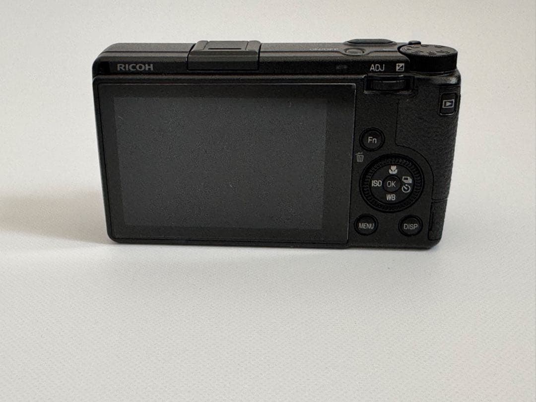 メーカー保証内RICOH GRIII (GR3) 充電器付　ショット数2147枚