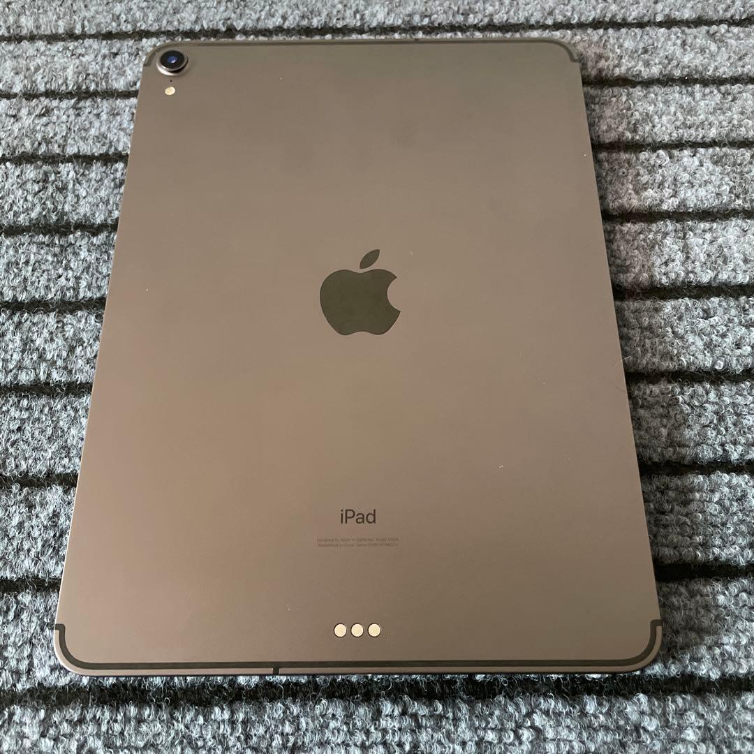 65 iPad Pro 11インチ 1世代 64GB SIMフリー　グレイ