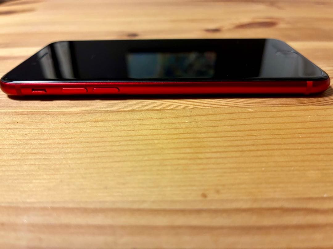 iPhone SE 2 本体 第２世代 シムフリー
