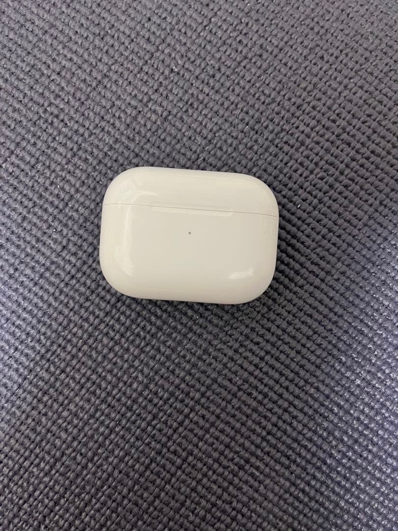 AirPods Pro2 (R) ケースと右耳のみ