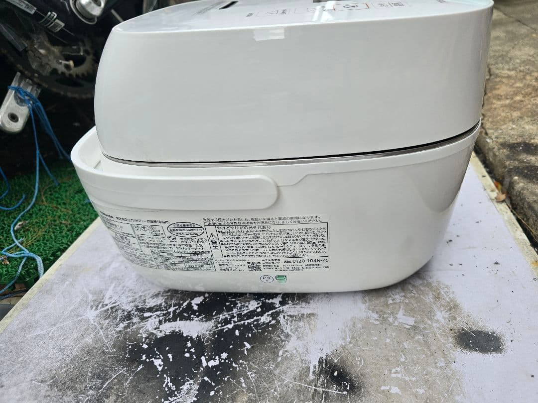 TOSHIBA 真空圧力IH炊飯器 RC-10vxt 2023